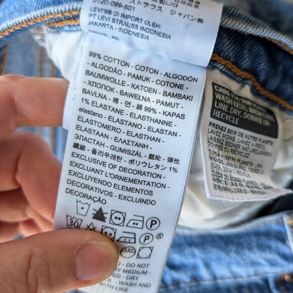 Levi's Blue Denim High Rise Distressed Ribcage Short size 30 - Picture 8 of 9